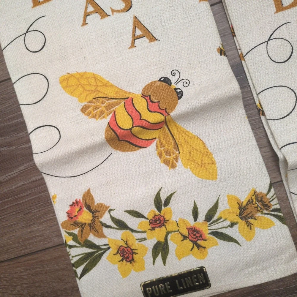 Vtg Pure Linen Busy As A Bee Tea Towels Yellow Daffodil Retro Set of 2 NOS NEW
